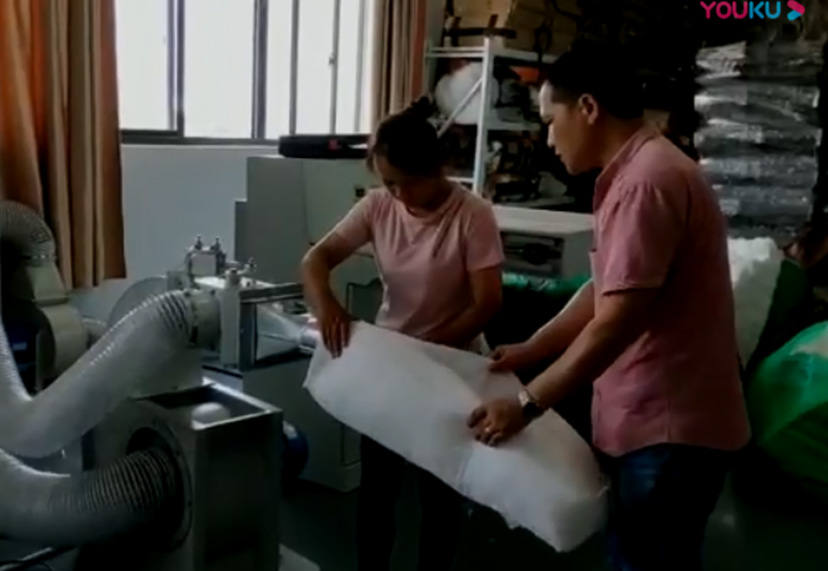 HJJX-300料箱沙發(fā)充棉機(jī)